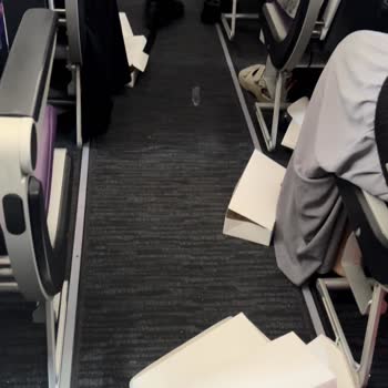 Valizlerimiz Medine'de Kaldı, Mağdur Edildik