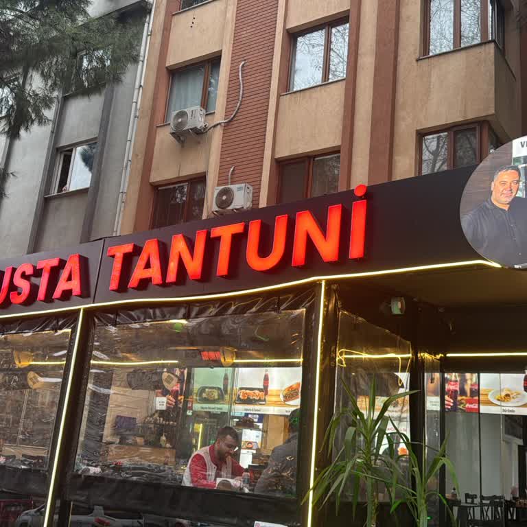 Tantuni Devri İçin Bekleyen Müşteri