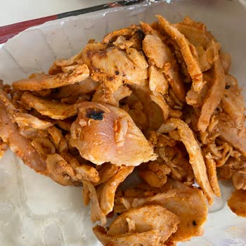 File Market'ten Aldığım Tavuk Dönerde Çiğ Ve Yanık Parçalar