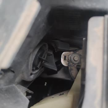 Orijinal Far Değişimi Talebi Ve İletişim Sorunları