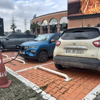 Elektrikli Araç Şarj Alanında Park Sorunu