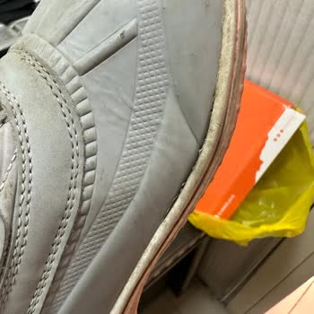 Pahalı Ayakkabının Hayal Kırıklığı: Su Geçirmezlik İddiası Boşa Çıktı