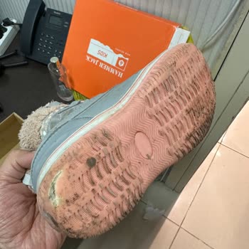 Pahalı Ayakkabının Hayal Kırıklığı: Su Geçirmezlik İddiası Boşa Çıktı