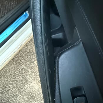 BMW 5.20i Yolcu Koltuğu Kapı Kolu Aşınma Sorunu