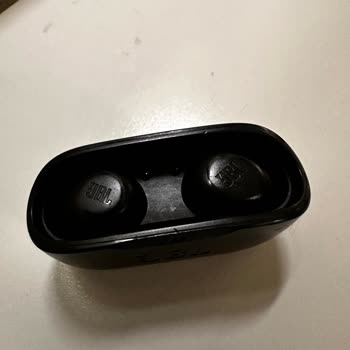 JBL Kulaklıkta Sol Taraf Sessizliği