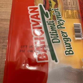 Grosper Marketten Alınan Peynirin Erken Küflenmesi