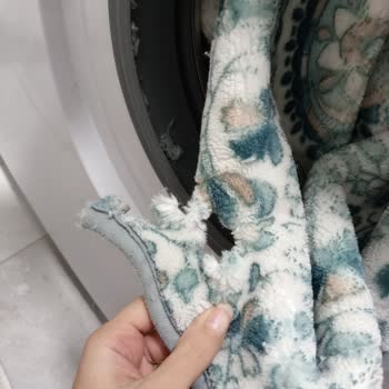 Çamaşır Makinesi Battaniyemi Parçaladı