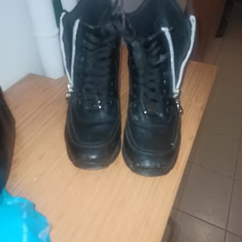 Dolgu Topuklu Botun Tabanı Ayrıldı, Firma Sorumluluk Almadı