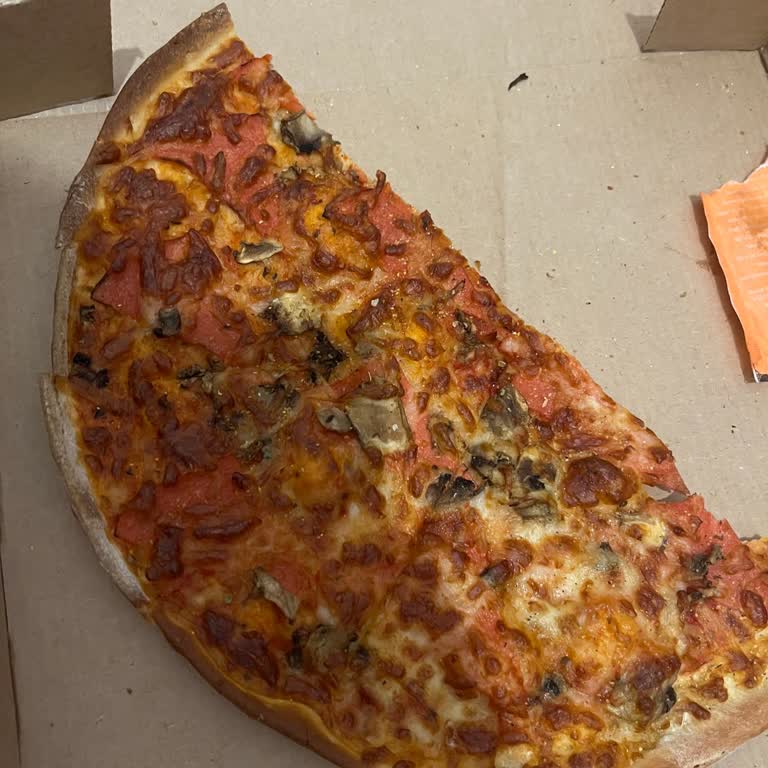 Hayal Kırıklığı Yaratan Soğuk Ve Kuru Pizza Siparişi