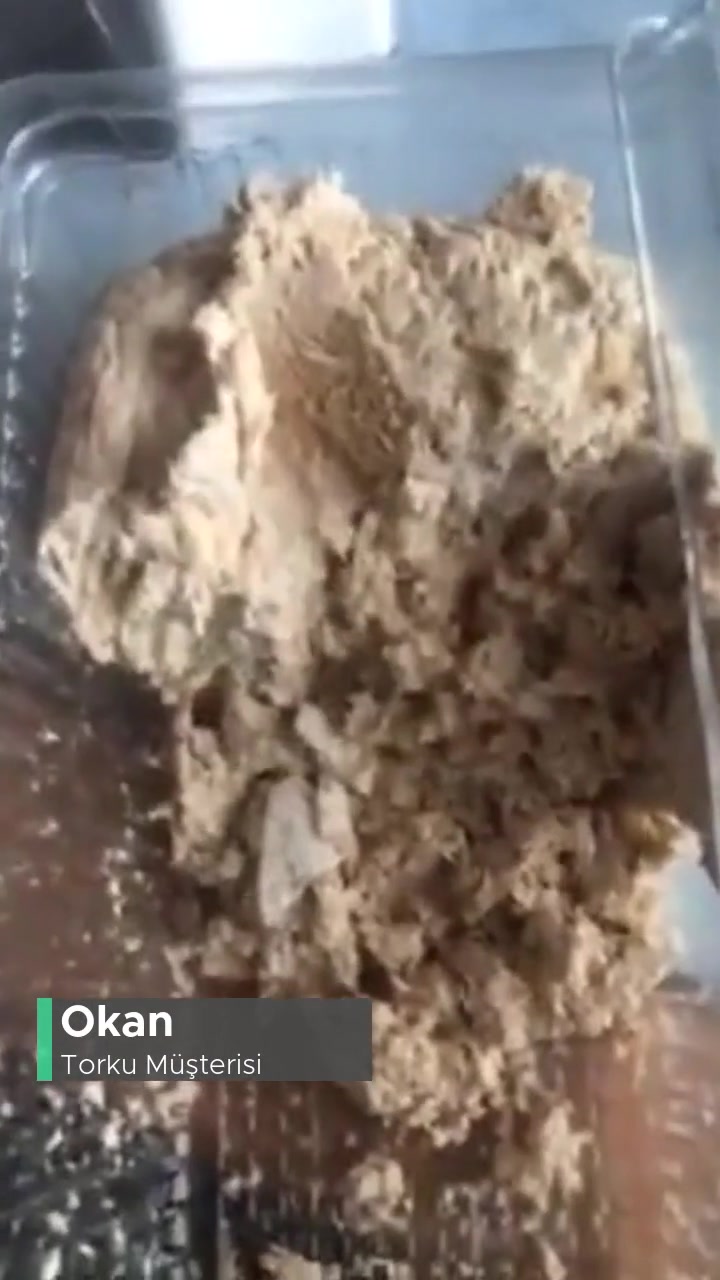 Beyaz Parçalar Çıkıyor Torku Helvanın İçinden! videonun kapak resmi