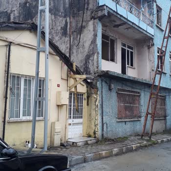 Pencere Önündeki Elektrik Direği Sorunu