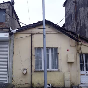 Pencere Önündeki Elektrik Direği Sorunu