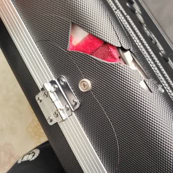 Aras Kargo İle Taşınan Gitarımın Hardcase'i Hasar Gördü