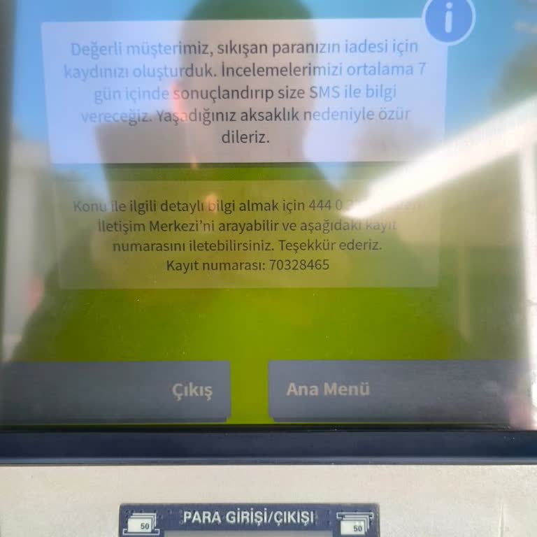 ATM'de Sıkışan Para Sorunu