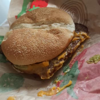 Мой заказ в Burger King: недостающие ингредиенты и неприятный запах