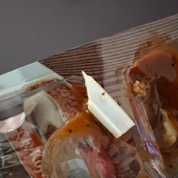 BİM'den Aldığımız Çiğ Köftede Plastik Parçalar