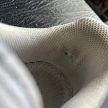 Nike Air Force Ayakkabıda Kronik İç Topuk Sorunu