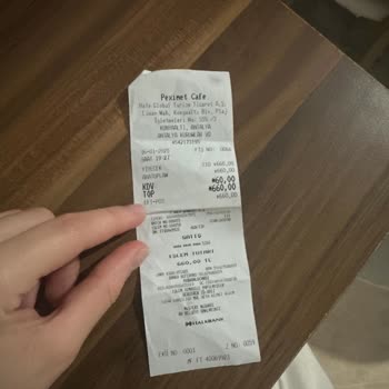 Bayat Tatlı, Soğuk Çay Ve Şaşırtan Fiyat: Müşteri Mağduriyeti