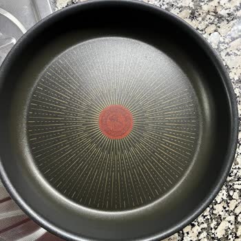 Tefal Tava Setinde Beklenmedik Çizilmeler