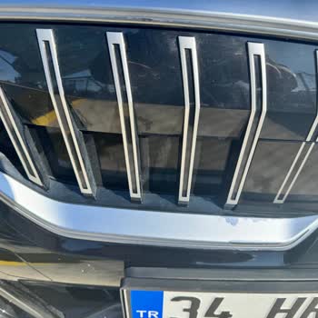 BMW Yeni Model Aracın LED Ve Panel Sorunları