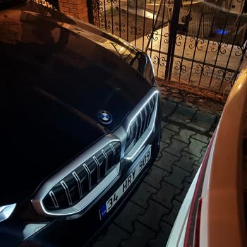 BMW Yeni Model Aracın LED Ve Panel Sorunları