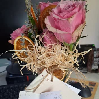 Yanlış Ve Çürük Çiçek Gönderimi