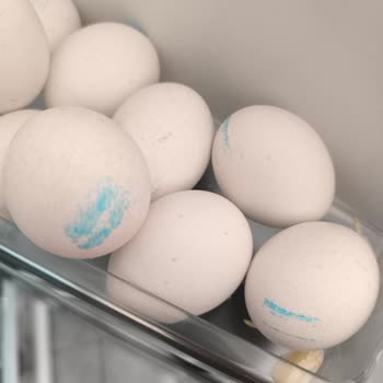 Yumurtaların Üzerindeki Tarihler Okunmuyor, Tüketim İçin Tereddüt Ediyoruz