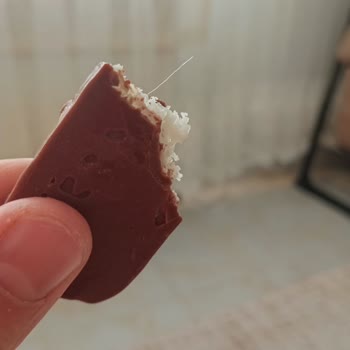 Çikolatadan Çıkan Kıl Şoku