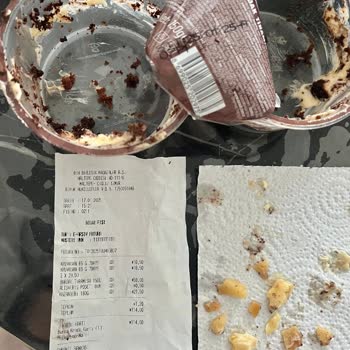 BİM Tatlılarında Sürekli Karşılaşılan Tazelik Sorunu