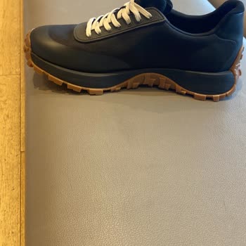 Camper Ayakkabılarda Kalıcı Plastik Koku Sorunu