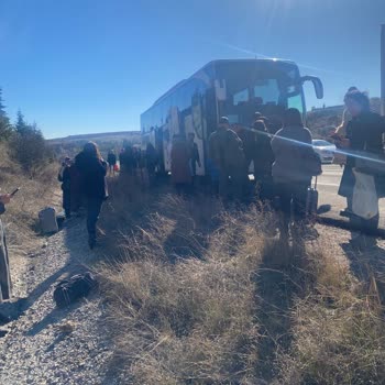 Otobüs Arızası Ve Güvenlik Sorunu Yolcuları Mağdur Etti