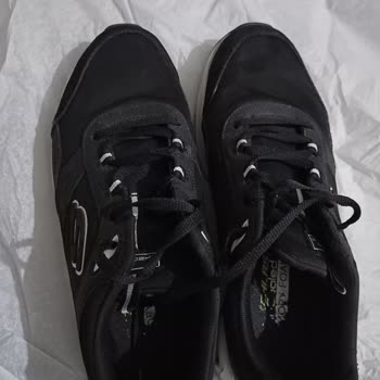 Skechers Shoes' Sole Defects Ignored Under Warranty