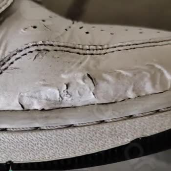 House Of SuperStep Air Jordan Mid Ayakkabının Derisi Kalktı!