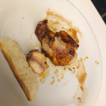 Köfteci Yusuf'ta Pişmemiş Kanat Sorunu