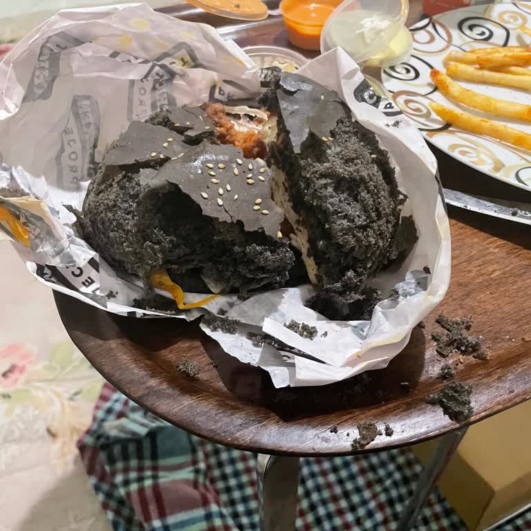 Chicken Project Siyah Burger Hayal Kırıklığı