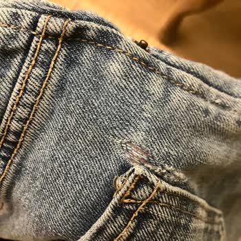 Stradivarius Pantolonun Beklenmedik Yırtılması