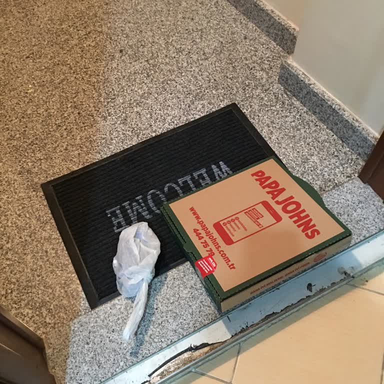 Papa Jon's Pizza Siparişimde Tehditkar Telefon Ve İptal Edilmemesi