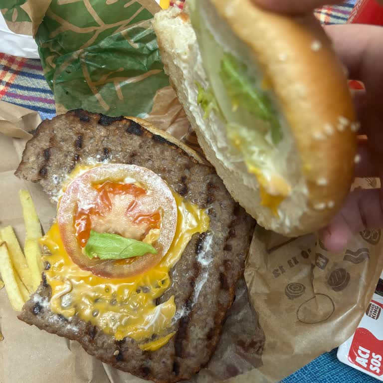 Yemeksepeti Eksik Malzemelerle Hayal Kırıklığı Yaratan Hamburger