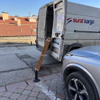 Kargoyu Taşıyamayan Kargocu Ve Çirkin Üslup