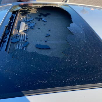 BMW 118i Araçta Ani Cam Patlaması Ve Servis Desteği Eksikliği