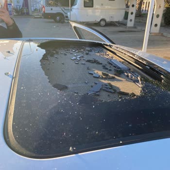 BMW 118i Araçta Ani Cam Patlaması Ve Servis Desteği Eksikliği