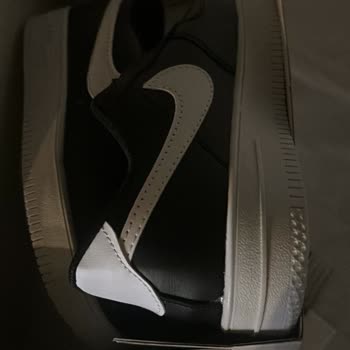 Yanıltıcı Ayakkabı Siparişi Ve İletişim Sorunu