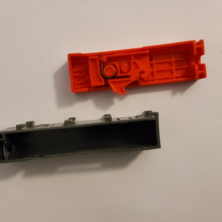 Kırılan Mandal Pimleri: Çekmece Kullanılamaz Durumda!