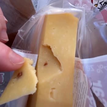 Kavlak Zeytin Kaşar Peynirdeki Yabancı Madde Sağlığımı Tehdit Ediyor Mu