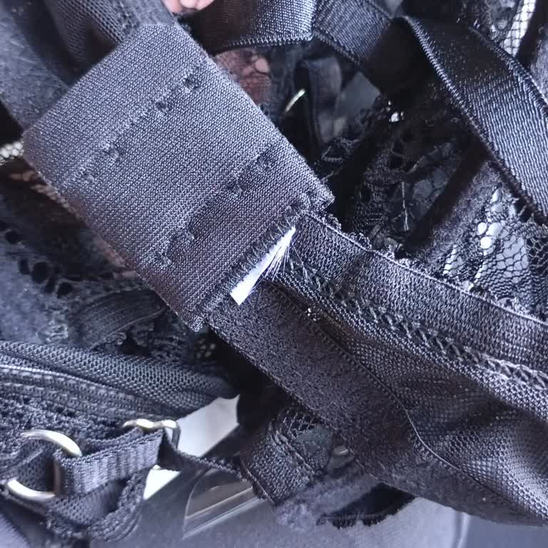 Yanıltıcı Beden Etiketi Ve İletişim Engeli