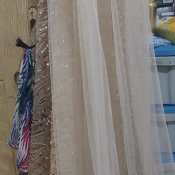 Ölçülere Uymayan Elbiseler Ve Suçlayıcı Hizmet