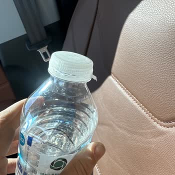Tehlikeli Kapak Tasarımı: Çocuklar İçin Riskli Saka Su