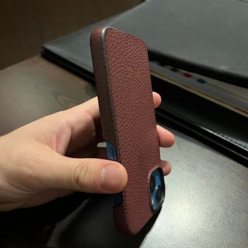 Serap Aktuğ Leather Goods Deri Telefon Kılıfında 2 Ayda Yoğun Deformasyon!