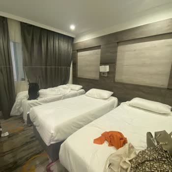 Erhan Aydın Turizm Tek Kişilik Odada Üç Kişi Kalıyoruz!