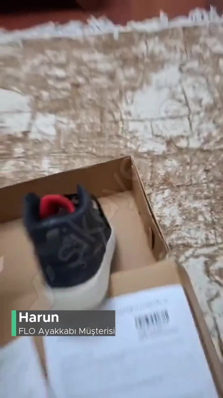 FLO Ayakkabıda Açılma Sorunu! videonun kapak resmi